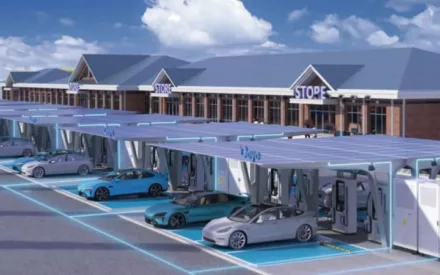 Solar Generator vs Battery Bank: Detailed Comparison Guide